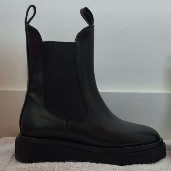 Dear Frances Tony Black Leather Ankle Chelsea Boots, Size 37 - Picture 5 of 11